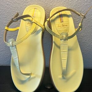 Sam Edelman Yellow Sandals Size 8
